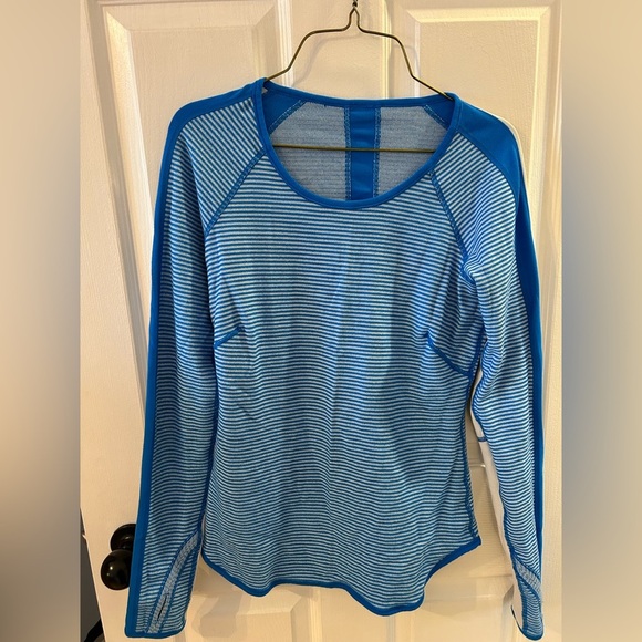 Lululemon sweater - Picture 1 of 3